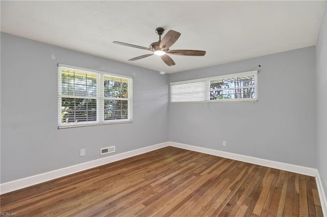 3301 Brookside LN, Portsmouth, VA 23703