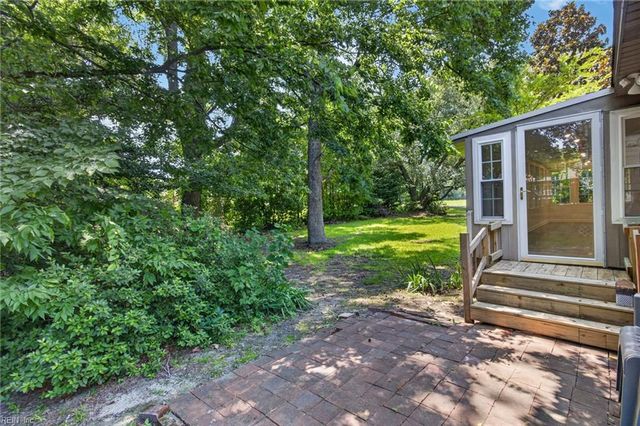 3301 Brookside LN, Portsmouth, VA 23703