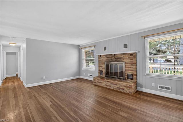 3301 Brookside LN, Portsmouth, VA 23703