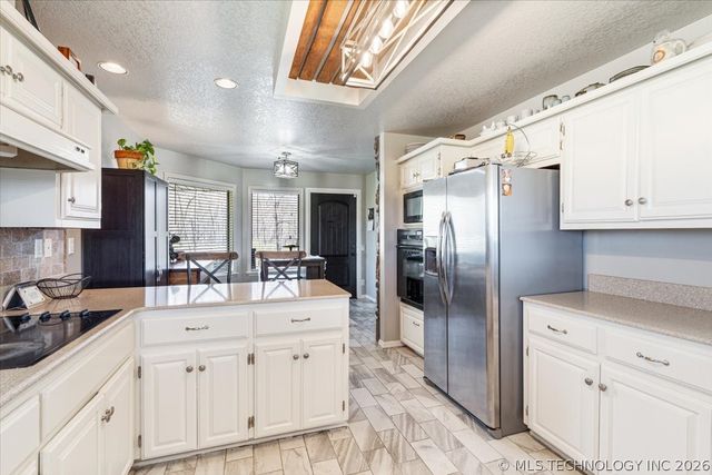 469267 W Hwy 100, Stilwell, OK 74960