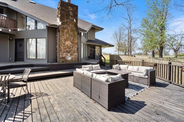 469267 W Hwy 100, Stilwell, OK 74960