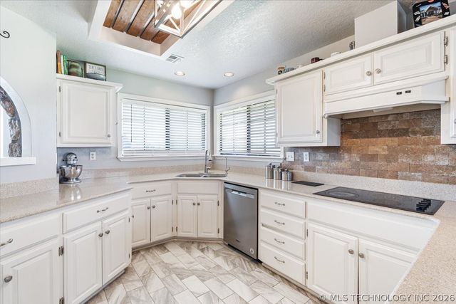 469267 W Hwy 100, Stilwell, OK 74960