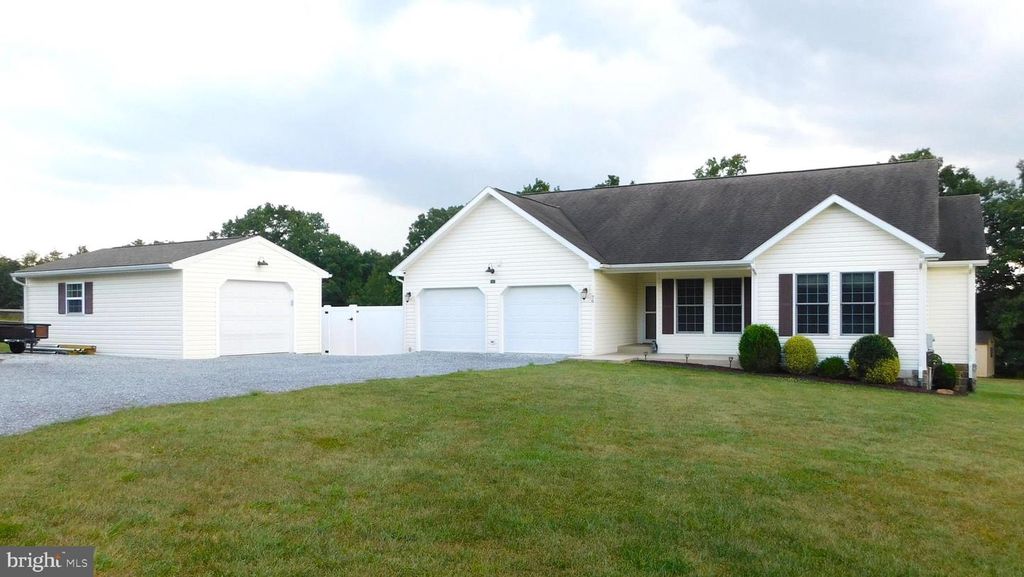 76 VEGGIE LN, Bunker Hill, WV 25413