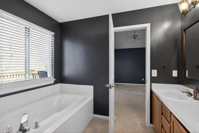 11437 Saddlebrook Circle, Pinckney, MI 48169