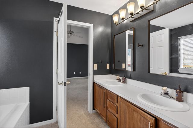 11437 Saddlebrook Circle, Pinckney, MI 48169