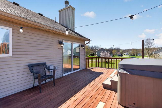 11437 Saddlebrook Circle, Pinckney, MI 48169