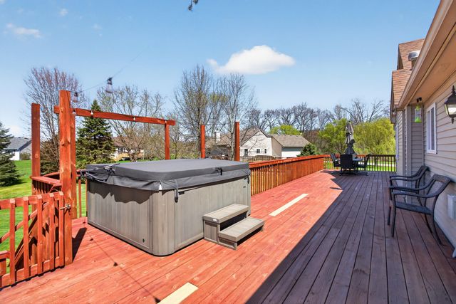11437 Saddlebrook Circle, Pinckney, MI 48169