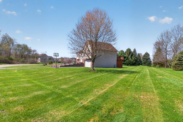11437 Saddlebrook Circle, Pinckney, MI 48169