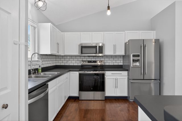 11437 Saddlebrook Circle, Pinckney, MI 48169