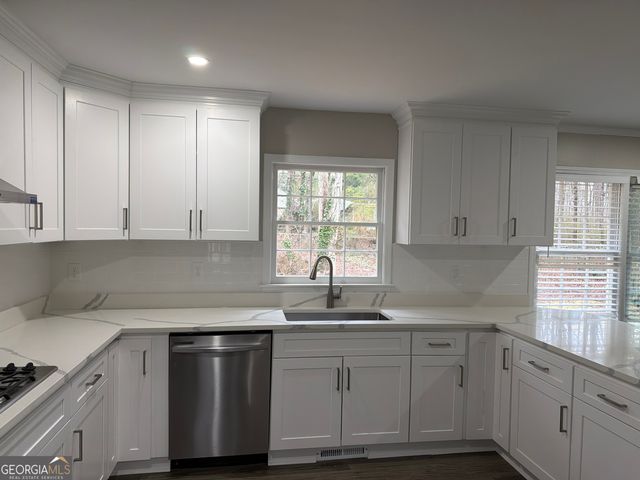 1519 Rangewood Drive SW, Lilburn, GA 30047