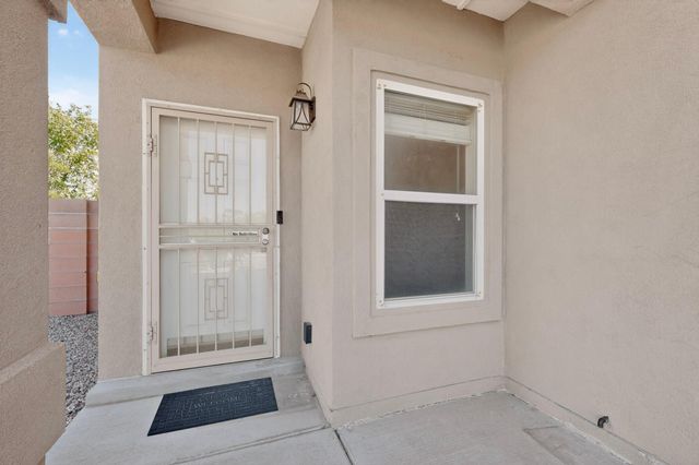 11824 Suny Bay Road SE, Albuquerque, NM 87123