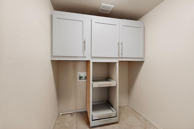 11824 Suny Bay Road SE, Albuquerque, NM 87123