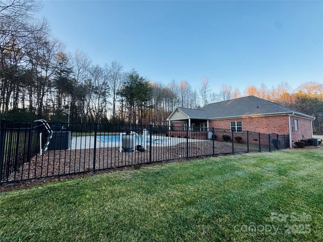 1266 Oak Grove Lane, Salisbury, NC 28146