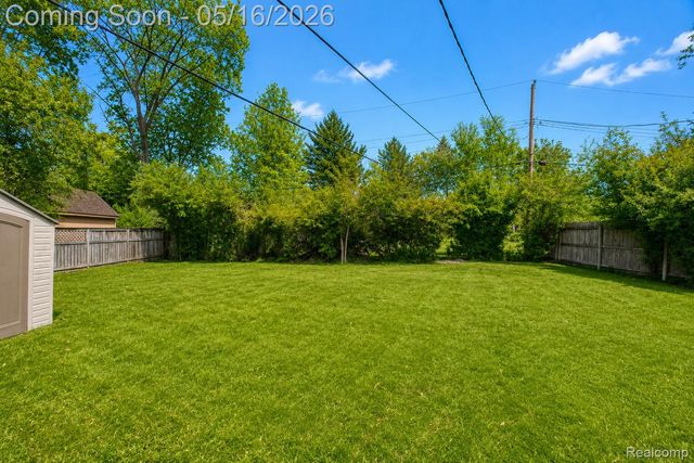 30815 Everett Street, Southfield, MI 48076
