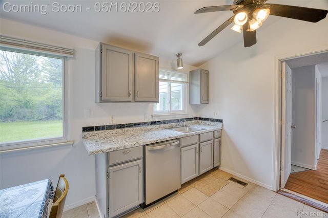 30815 Everett Street, Southfield, MI 48076