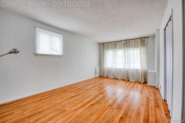 30815 Everett Street, Southfield, MI 48076