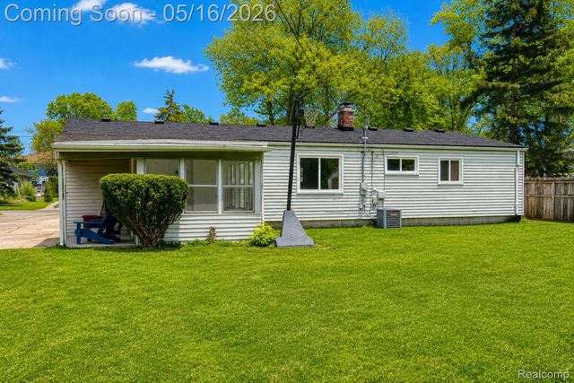 30815 Everett Street, Southfield, MI 48076