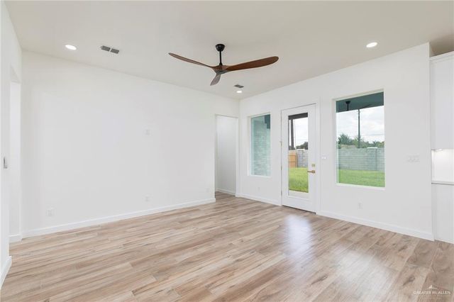 5706 N 44th Lane, Mcallen, TX 78504