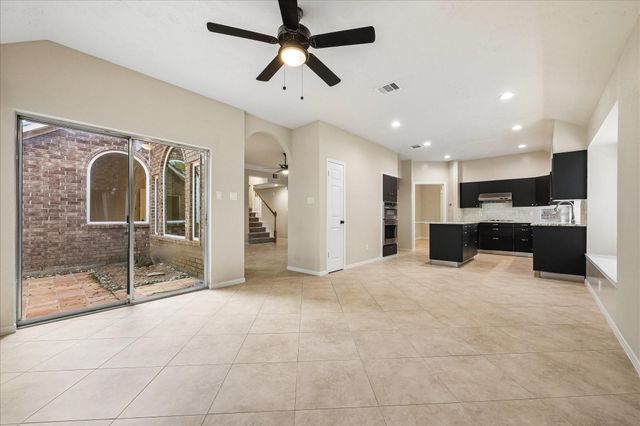 723 Lochnell Drive, Houston, TX 77062