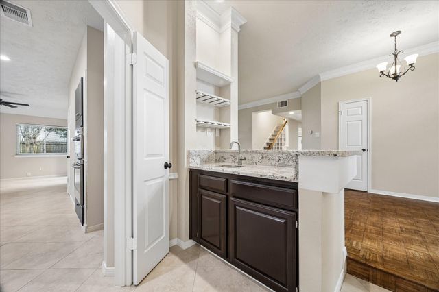 723 Lochnell Drive, Houston, TX 77062