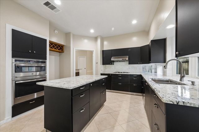 723 Lochnell Drive, Houston, TX 77062