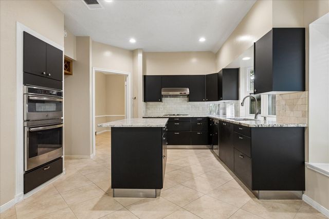 723 Lochnell Drive, Houston, TX 77062