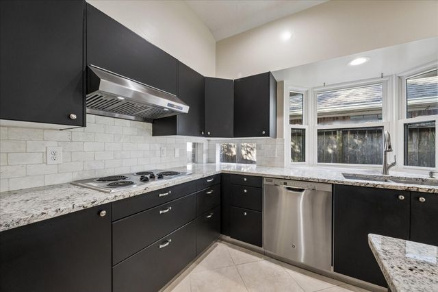 723 Lochnell Drive, Houston, TX 77062