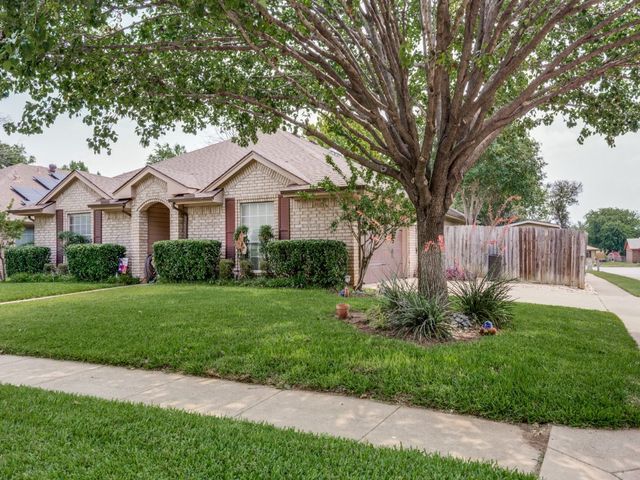 149 Roberts Drive, Saginaw, TX 76179