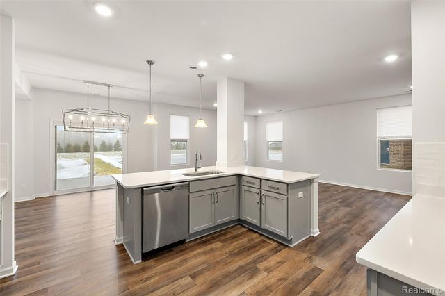 8743 Grove Street, Washington Township, MI 48094