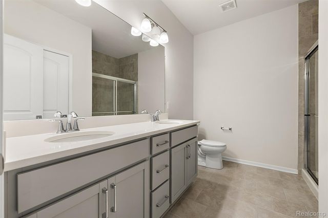 8743 Grove Street, Washington Township, MI 48094