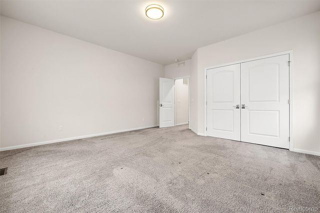 8743 Grove Street, Washington Township, MI 48094