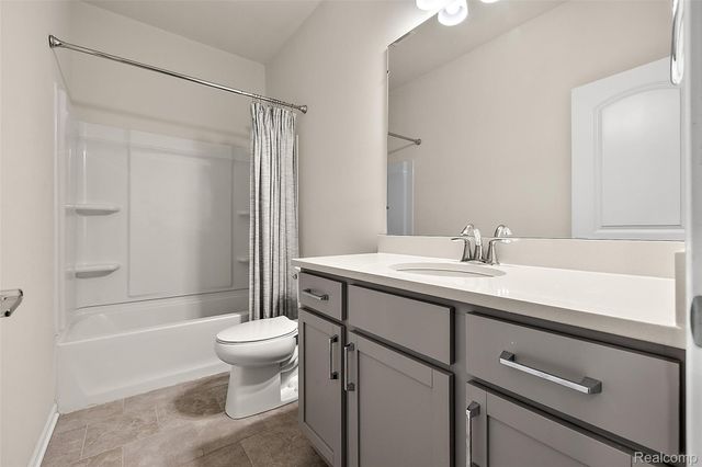 8743 Grove Street, Washington Township, MI 48094