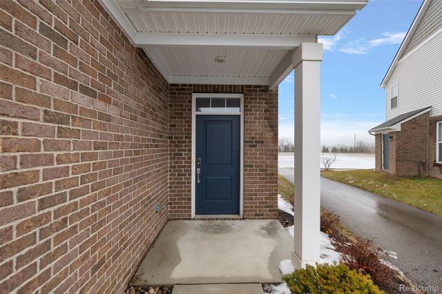 8743 Grove Street, Washington Township, MI 48094