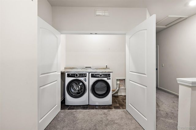 8743 Grove Street, Washington Township, MI 48094