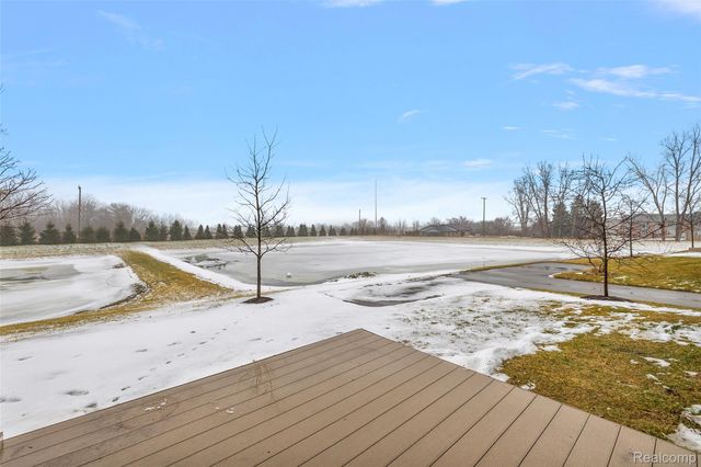 8743 Grove Street, Washington Township, MI 48094