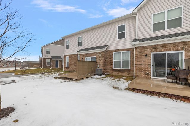 8743 Grove Street, Washington Township, MI 48094