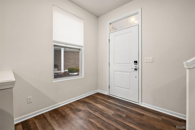 8743 Grove Street, Washington Township, MI 48094