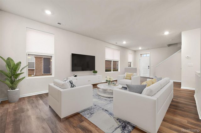 8743 Grove Street, Washington Township, MI 48094