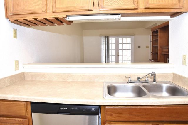 2121 El Paseo Street 2000, Houston, TX 77054