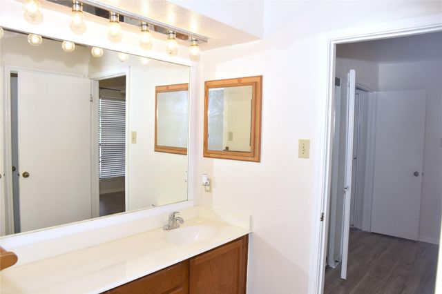 2121 El Paseo Street 2000, Houston, TX 77054