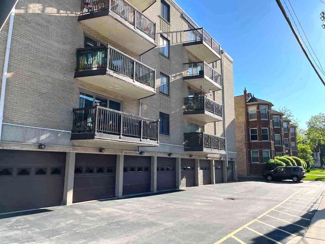 900 S River Road 3A, Des Plaines, IL 60016