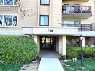 900 S River Road 3A, Des Plaines, IL 60016