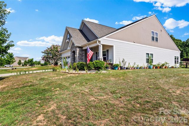 108 Sprucewood Court, Advance, NC 27006
