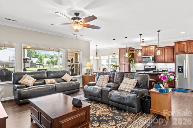 108 Sprucewood Court, Advance, NC 27006