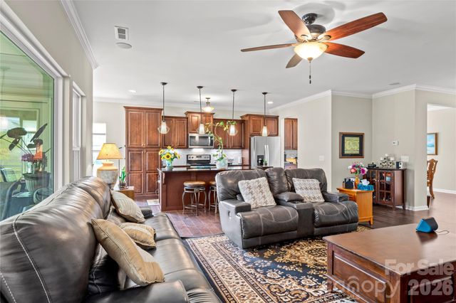 108 Sprucewood Court, Advance, NC 27006