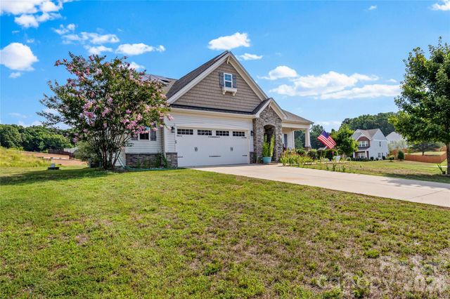 108 Sprucewood Court, Advance, NC 27006