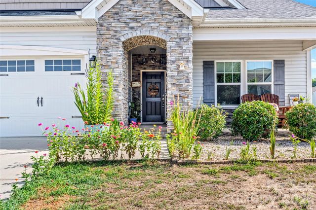 108 Sprucewood Court, Advance, NC 27006