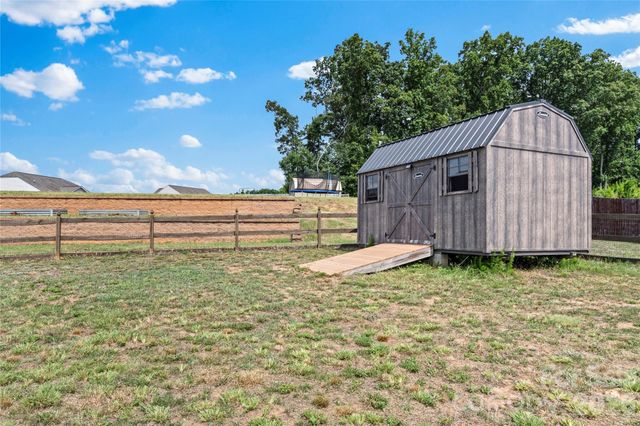 108 Sprucewood Court, Advance, NC 27006