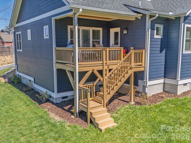 111 Ellis Lane, Arden, NC 28704