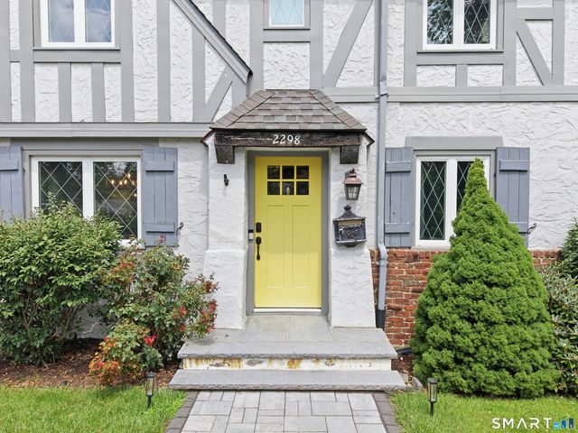 2298 Albany Avenue, West Hartford, CT 06117